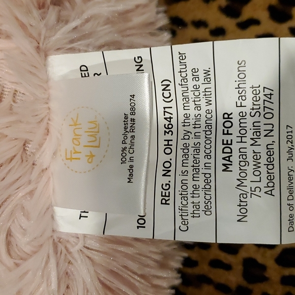 Frank & Lulu Light Pink Shaggy Faux Fur Heart Shapef Throw Pillow - Picture 5 of 7